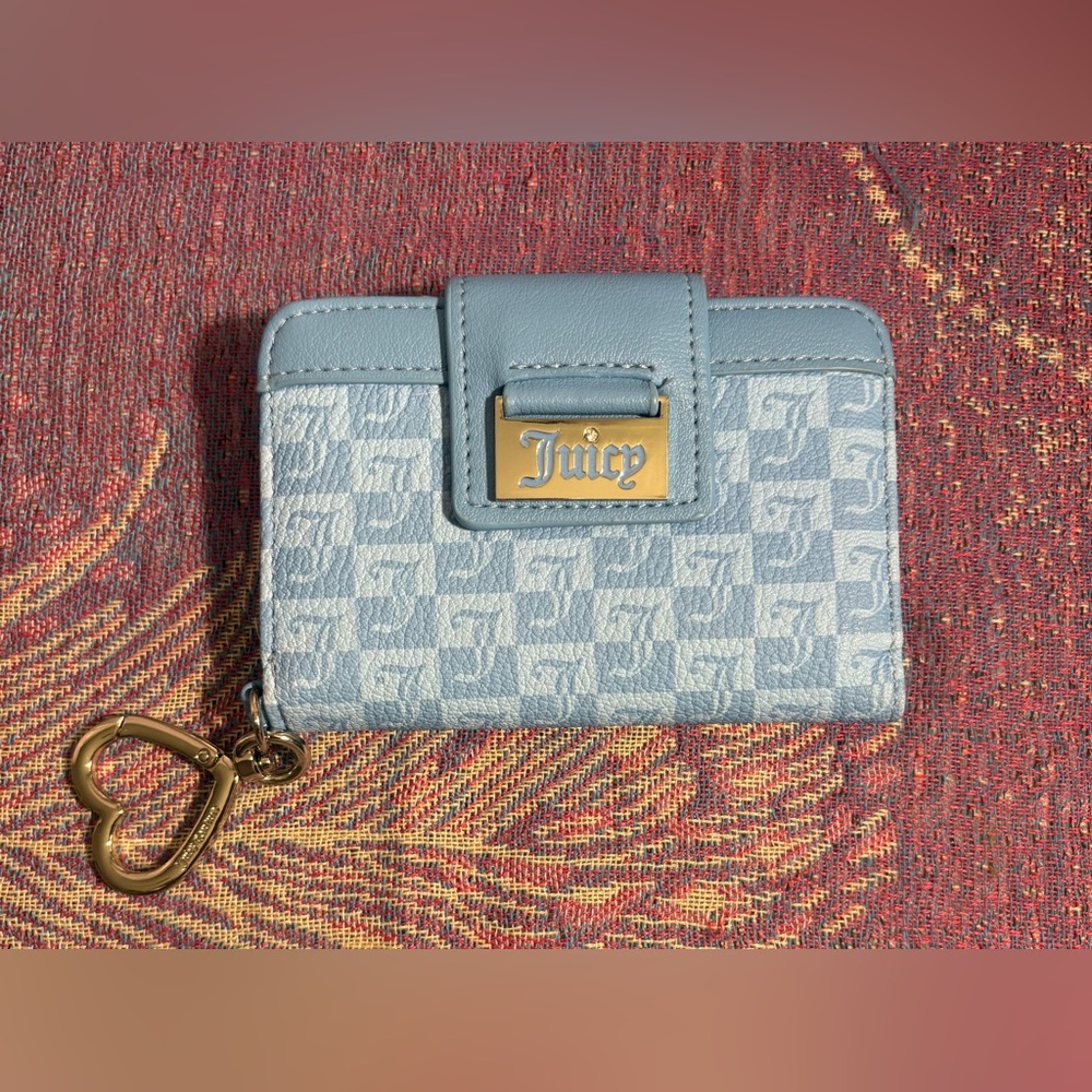 Juicy Couture Light Blue and Cream Wallet